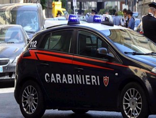 Maltrattava e picchiava l’ex compagna, allontanato dai Carabinieri