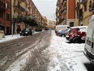 Consigli utili ai pedoni e automobilisti per garantire la sicurezza sulle strade Il comune di Campobasso dà consigli utile per fronteggiare l'emergenza neve e ghiaccio