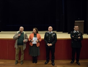 Auditorium di Isernia. Conferenza Arma dei Carabinieri su legalità,  dipendenza da droghe, alcol e sballo.