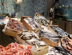 Blitz all’interno delle pescherie, 50 kg di pesce sequestrati Controlli Capitaneria di Porto a Termoli, multe per 3mila euro