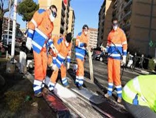 Detenuti all’opera a Roma per la pulizia delle aree verdi limitrofe al circuito Frongia: una forma di collaborazione innovativa al servizio della città