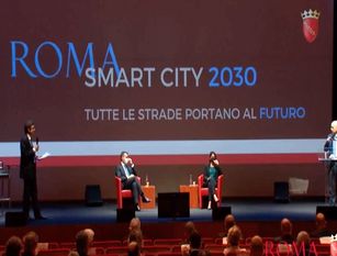 Roma smart city 2030. Tutte le strade portano al futuro La sindaca Raggi incontra presidenti e amministratori delegati di alcune delle principali aziende italiane per confrontarsi sullo sviluppo della Capitale
