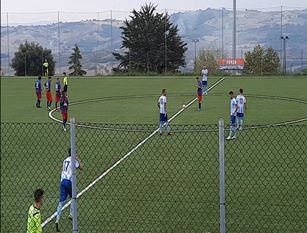 Calcio, un’ Isernia nervosa concede il pari al Campodipietra (2-2) A fine gara i  numerosi tifosi biancocelesti contestano la prestazione della squadra.  