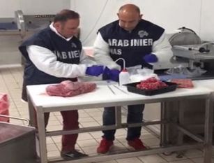 Carabinieri sequestrano a Isernia 10 Kg di carne Durante l’effettuazione di controllo presso esercizi pubblici