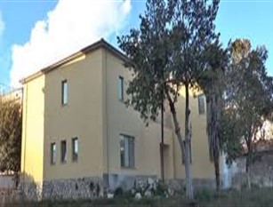 Avviso di locazione del Palazzo De Baggis sito ad Isernia. Il costo è di 1.200 euro