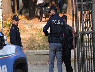 La Polizia di Stato becca anziana campobassana  con ventimila euro occultati nelle parti intime Durante un' attività di prevenzione e  riciclaggio denaro
