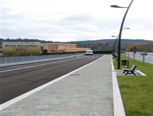 Inaugurata la zona all’ingresso di Isernia-Nord: lampioni, parcheggi, marciapiedi e panchine