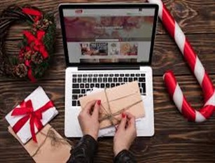 Regali natalizi online, la Polizia di Stato ha stilato le linee guida per dare consigli alla popolazione sull’acquisto dei regali
