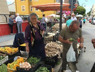 Isernia fiera delle cipolle, ‘ONION PRIDE’  culinaria speciale (Video) Erogazione di cibo e bevande con  coinvolgimento di  ristoratori e produttori locali.
