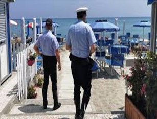 Action Day 2019: contrasto alla contraffazione e all”abusivismo commerciale Gli operatori della Polizia Municipale di Termoli hanno posto sotto sequestro circa un centinaio di gonfiabili da mare e giochi vari da spiaggia