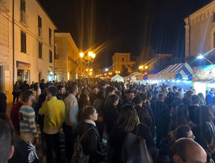 Il sindaco Gravina e l’assessore alla cultura Felice tracciano il bilancio di un mese di “Eventi in città”