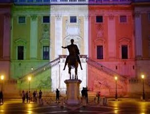 159° Unità d’Italia, Campidoglio illuminato con il Tricolore Raggi, colori della bandiera italiana per dare luce e speranza in un momento difficile