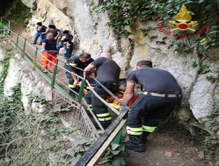 Turista va alle cascate di Carpinone e…deve essere soccorsa
