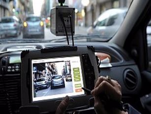 Polizia locale Isernia ora dotata di «street control» auto con videocamera Agenti più efficienti e città più sicura - Attenzione alle soste in doppia fila .