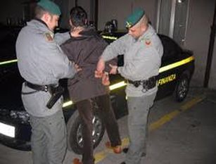 Operazione “Piazza Pulita”: arrestato a Napoli un esponente della malavita campana.