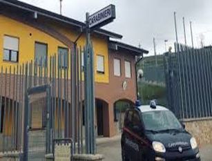 Anziana perde il portafogli contenente circa mille euro, un passante consegna il portafogli ai Carabinieri