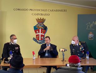 Campobasso, Carabinieri arrestano tre presunti camorristi campani  Ritenuti gravemente indiziati di essersi resi responsabili dei reati di estorsione aggravata e spaccio di cocaina