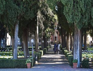 Cimitero, aumenta il costo delle lampade votive di Isernia e Castelromano (da 20 a 34 €) Ma è sempre tutta colpa della precedente amm.ne d’Apollonio...