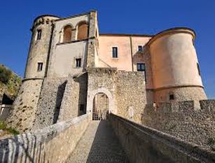 Jacovella, nobildonna italiana del XV sec, vissuta a lungo nel castello di Venafro