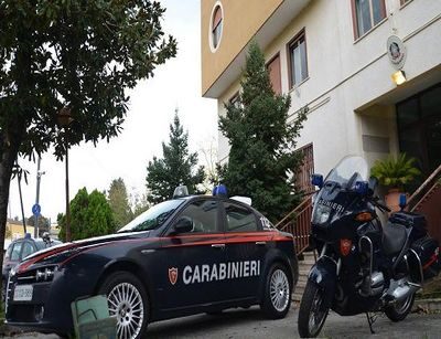 Tenta di truffare una donna anziana e i Carabinieri lo arrestano.