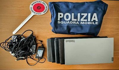 Isernia, furto di PC nella scuola elementare di via umbria:  la   polizia recupera la refurtiva e cattura i responsabili I PC recuperati in Campania