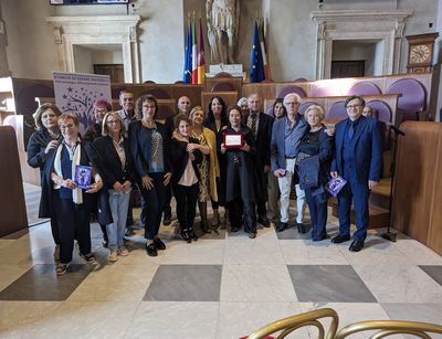 La presidente dell’Assemblea Capitolina Svetlana Celli e il consigliere Dario Nanni premiano in Campidoglio l’associazione CFU-Italia