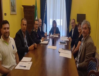 Riunione in Prefettura, verso una soluzione per gli studenti del Severi di Frosinone Nuove fermate e modifiche ai percorsi. Confronto tra istituzioni e Cotral per agevolare gli spostamenti degli studenti
