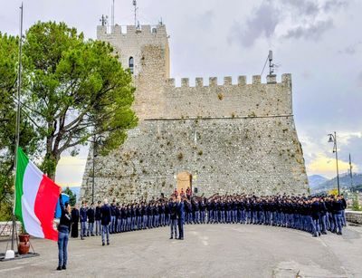 Il Tricolore sventola al Castello Monforte